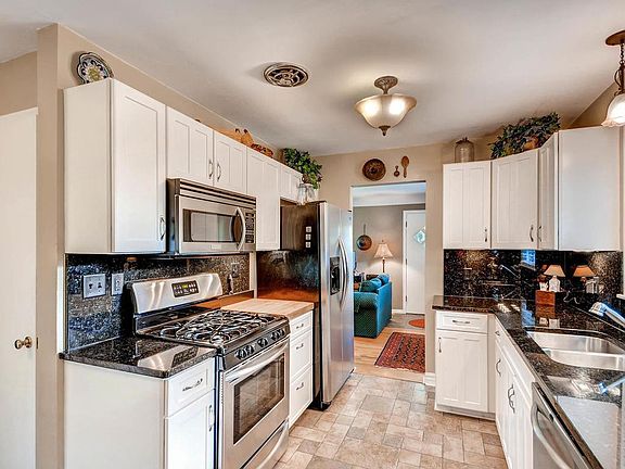 4th image of 806 89th Ave NE