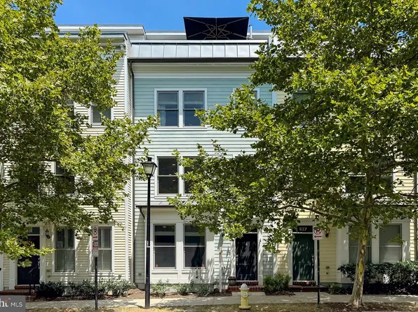 829 Madison St, Alexandria, VA 22314
