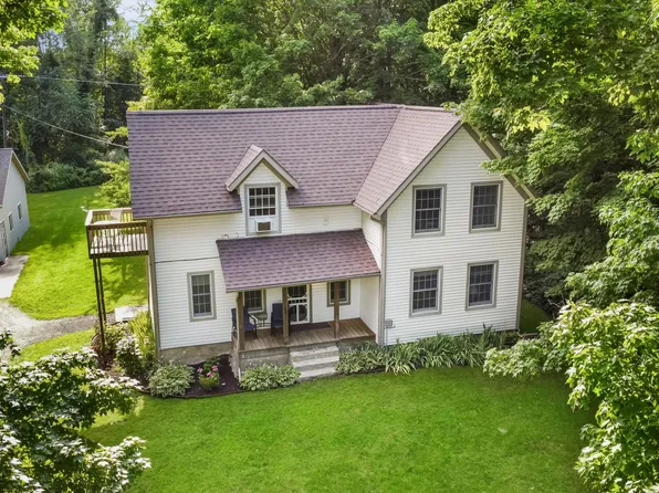 2422 15th St, Hopkins, MI 49328