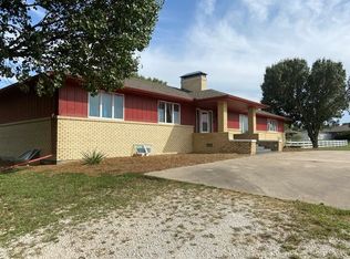 1343 2000th St, Iola, KS 66749