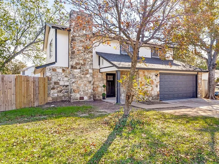 12901 Lamplight Village Ave — Photo 2