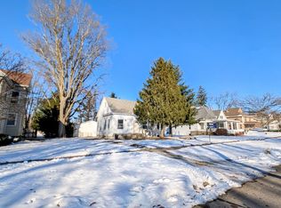 543 E 3rd St, El Paso, IL 61738