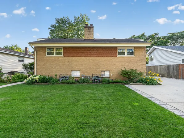 450 N Addison Rd, Villa Park, IL 60181