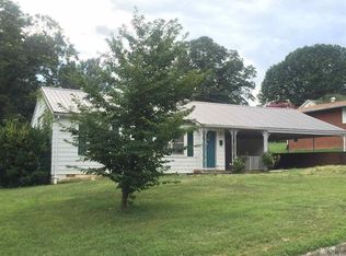 1227 5th Ave SW, Hickory, NC 28602