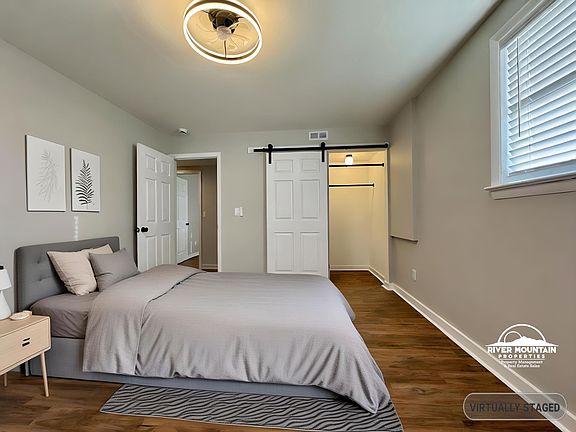 4th image of 1003 Giles Rd APT A