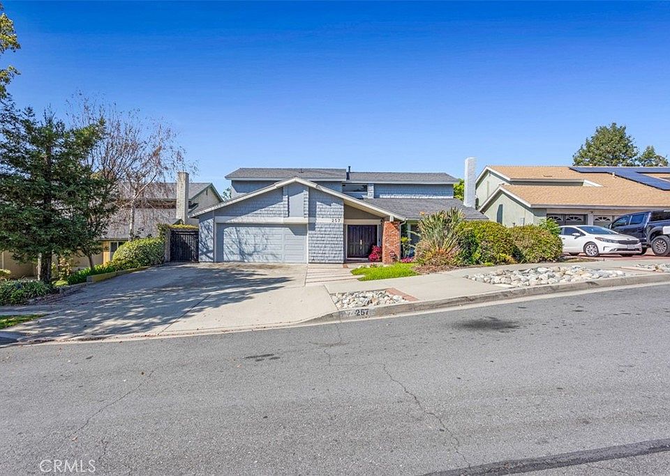 1st image of 257 Aspen Dr