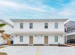 7026 Thomas Dr, Panama City, FL 32408