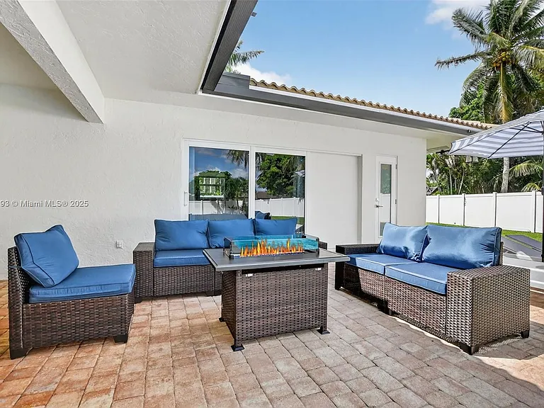 5660 Golfway Dr — Photo 32