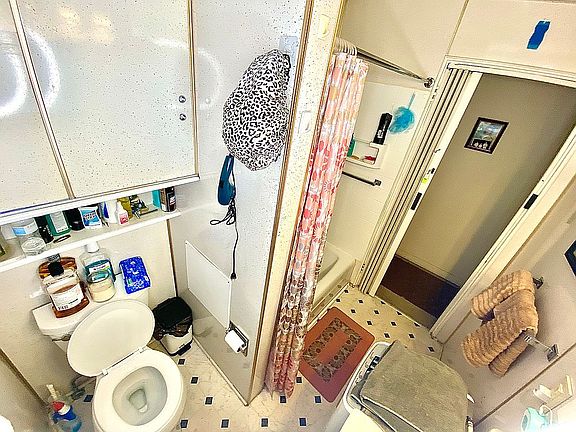 Upper Unit Bathroom