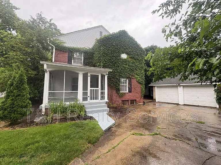 6061 N Park Ave — Photo 1