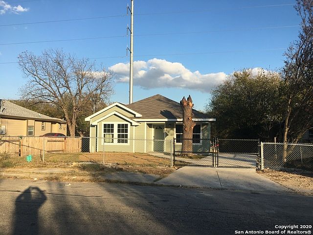 1st image of 134 Alicia Ave