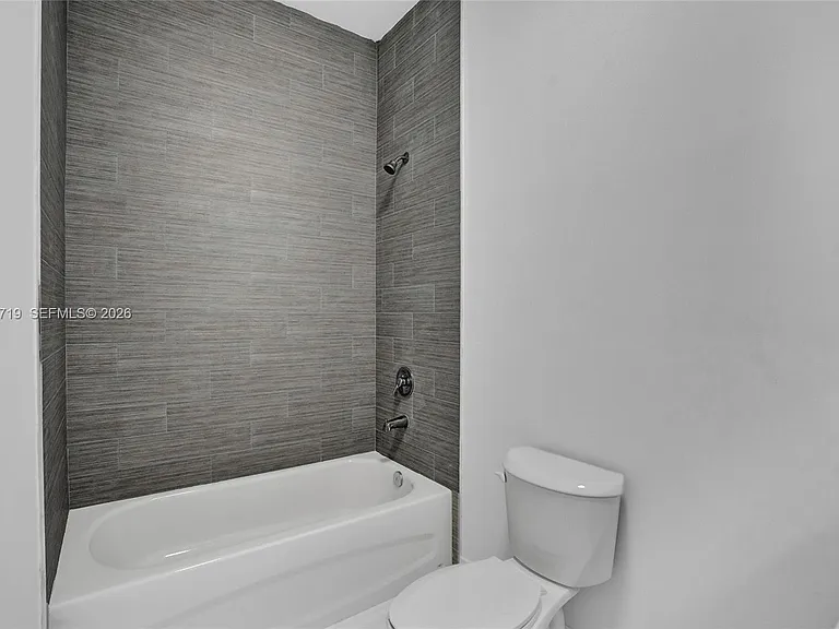 1567 NW 1st St #2 — Photo 10