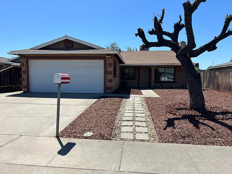 1059 Dill Way — Photo 1