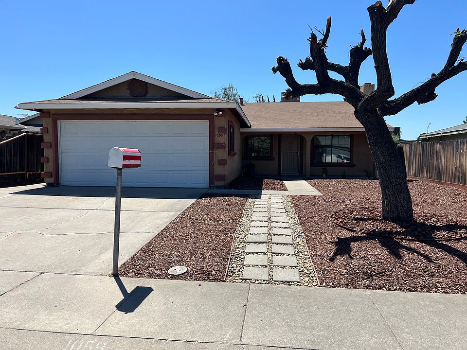 1st image of 1059 Dill Way