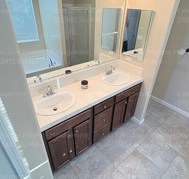 8905 Cadbury Dr — Photo 36