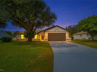 1402 SW 1st Ave, Cape Coral, FL 33991