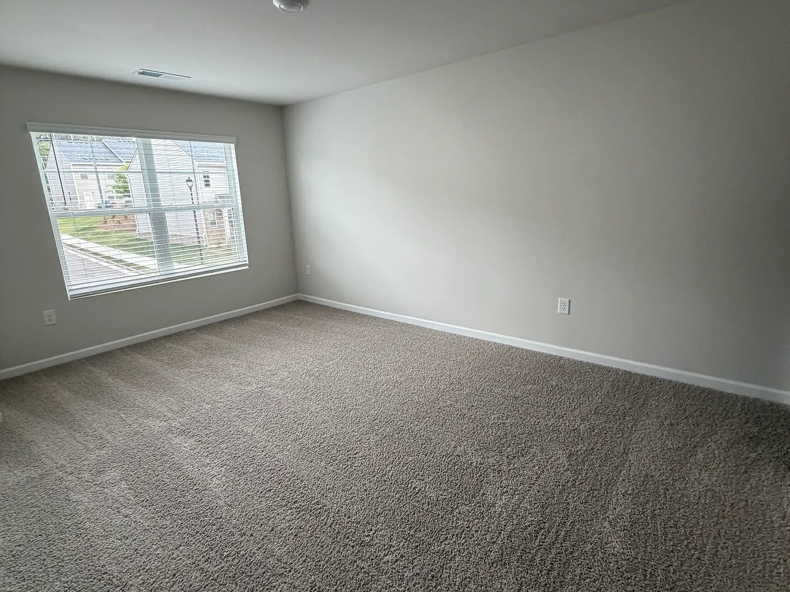 3 bed, 2.5 bath, $2,299 — Photo 4