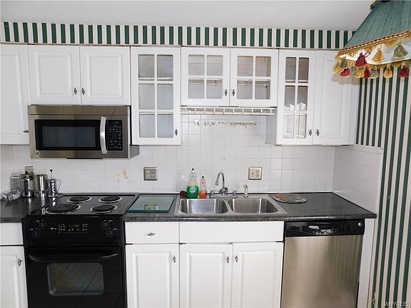 5th image of 40 Hamlin Sq APT G