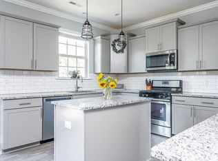 805 Stable Fern Dr, Fuquay Varina, NC 27526