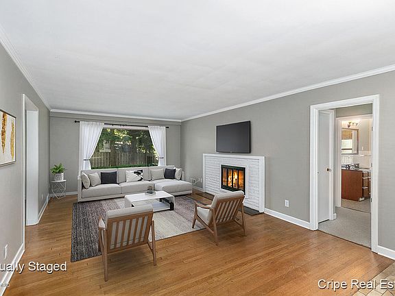 3rd image of 2212 Anderson Dr SE