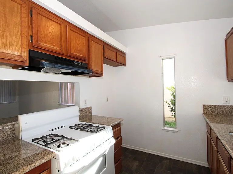 836 Cisco St — Photo 8