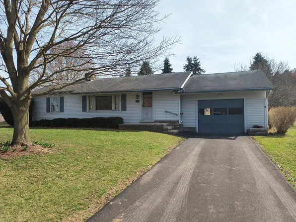 32 Benson Ave, Mansfield, PA 16933