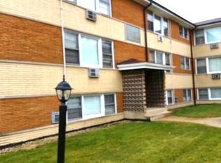 843 W 123rd St, Calumet Park, IL 60827
