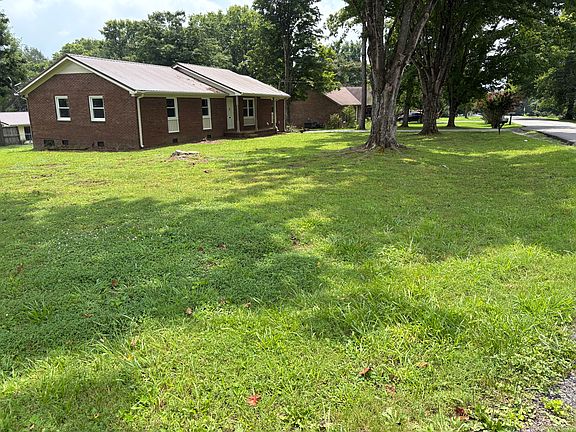 3rd image of 328 Lookout Dr