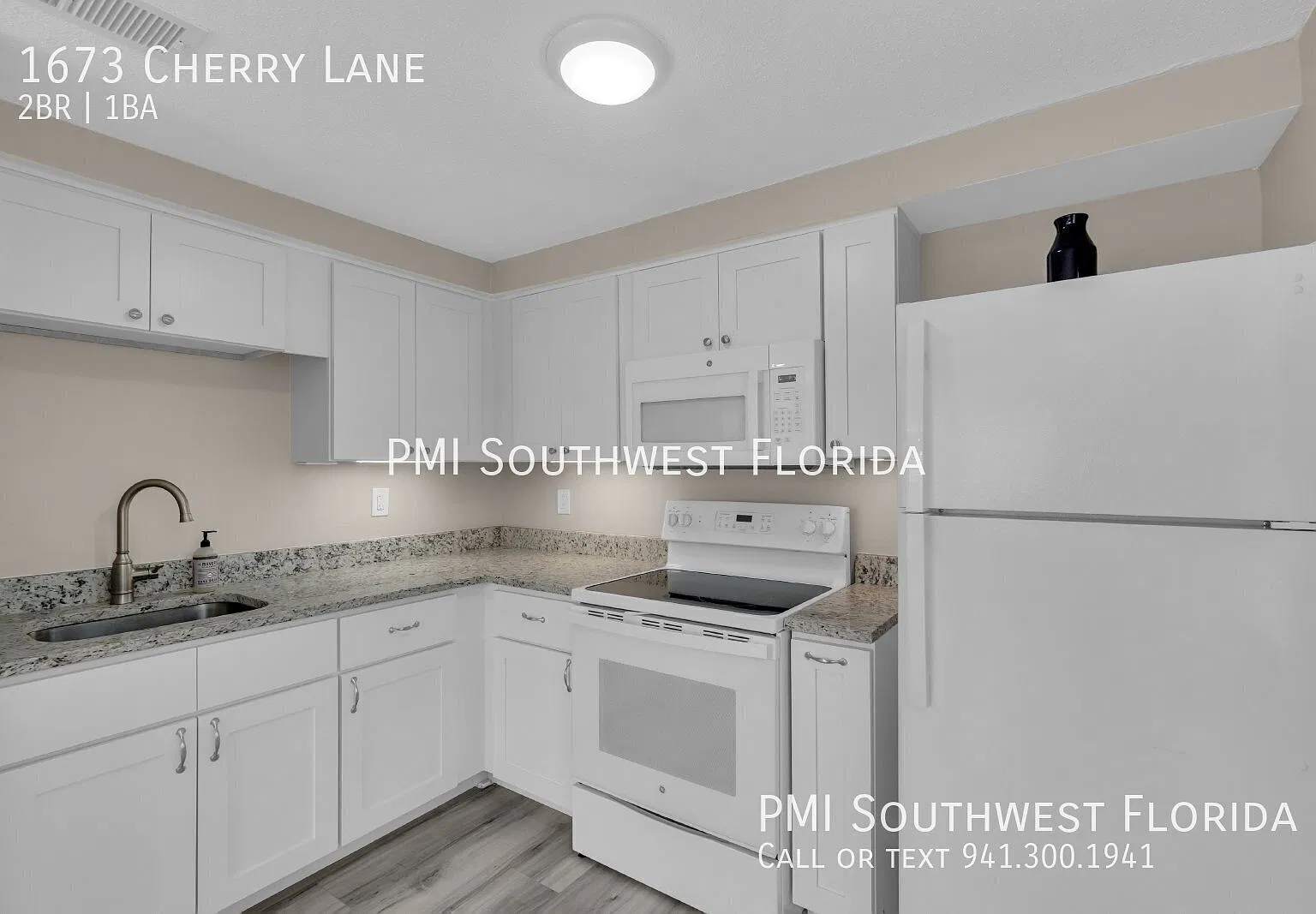 Partially Furnished 2BR/1BA Apartment | Walk to Downtown Sarasota — Photo 3