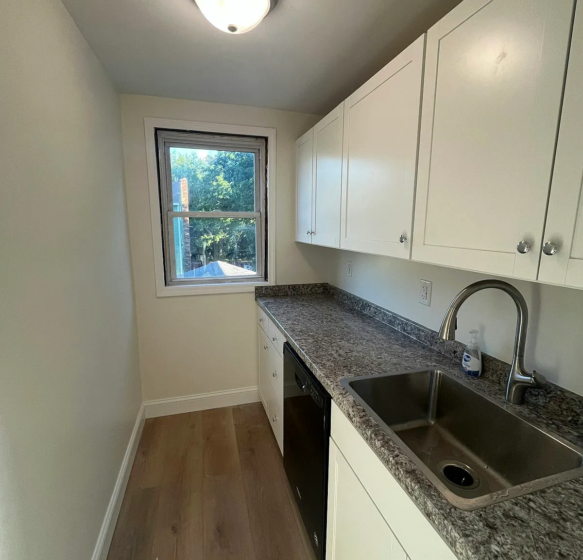 8 Kensington Ave, Unit 2 — Photo 2