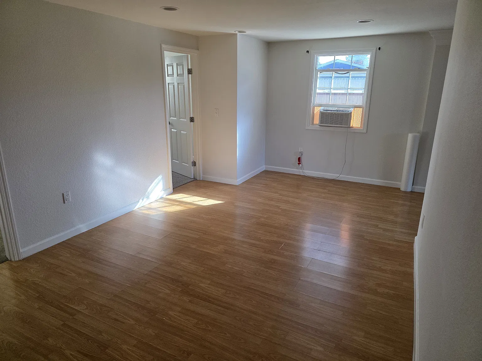 2 bed, 900 sqft, $3,000 — Photo 4