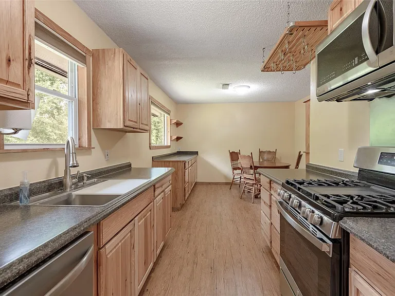 86 Oak Hill Dr — Photo 9