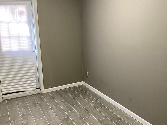 5th image of 181 Vernon Ave #1A