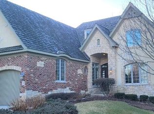 30 Forest Gate Cir, Oak Brook, IL 60523