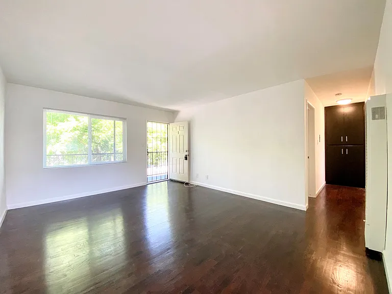 1211 Jefferson St — Photo 7