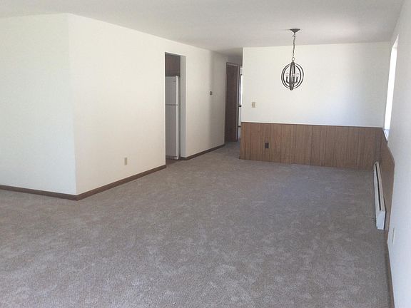 3rd image of 480 University Ave