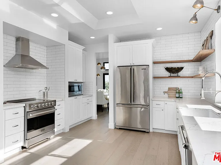 23458 W Moon Shadows Dr — Photo 39