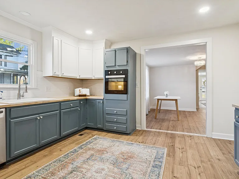 107 N High St — Photo 34