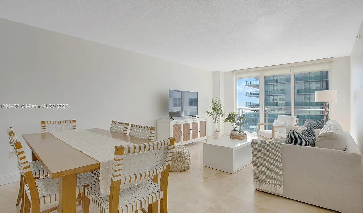 2 bed, 1218 sqft, $5,600 — Photo 4