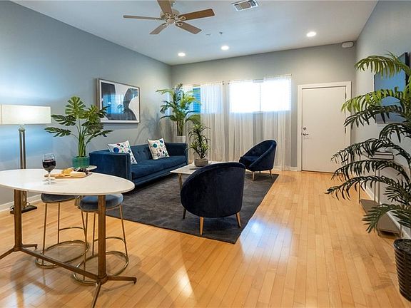 5th image of 2931 E 12th St Unit 203