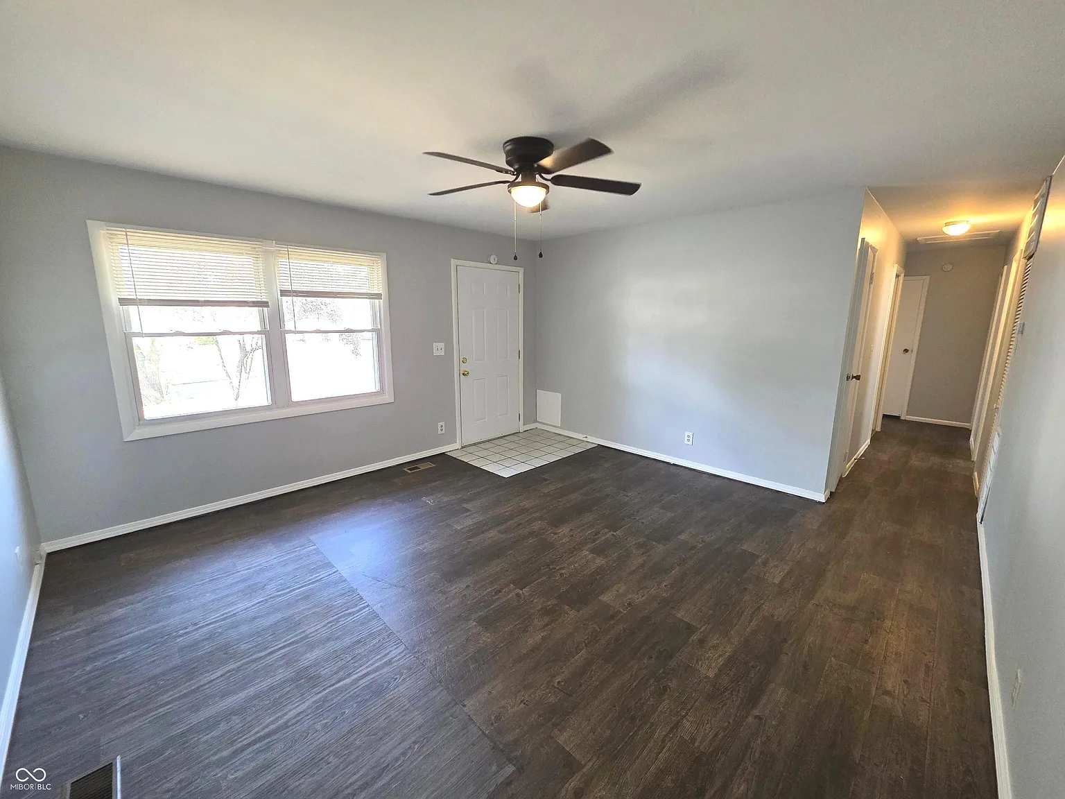 3 bed, 1.0 bath, 999 sqft, $1,400 — Photo 3