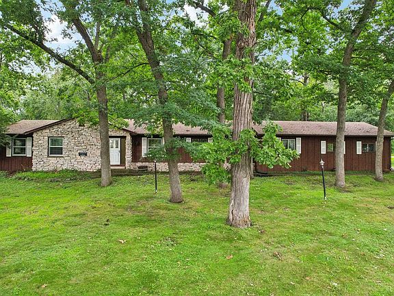 3rd image of W901 Woodland Cir