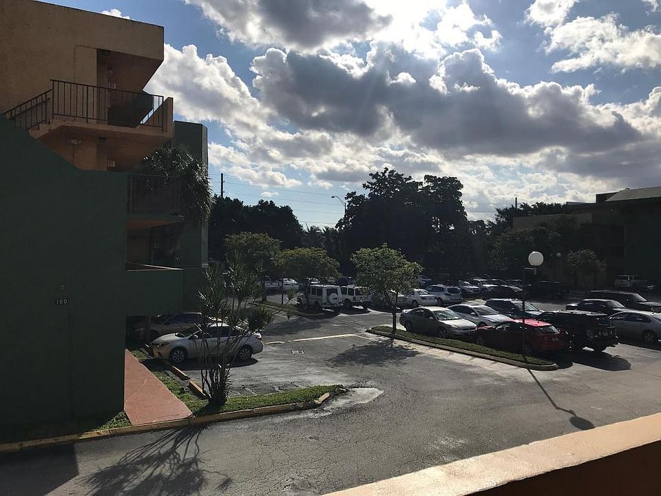 1st image of 110 Fontainebleau Blvd APT 214