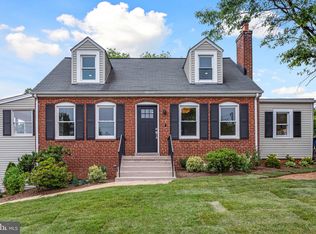 2828 Summerfield Rd, Falls Church, VA 22042