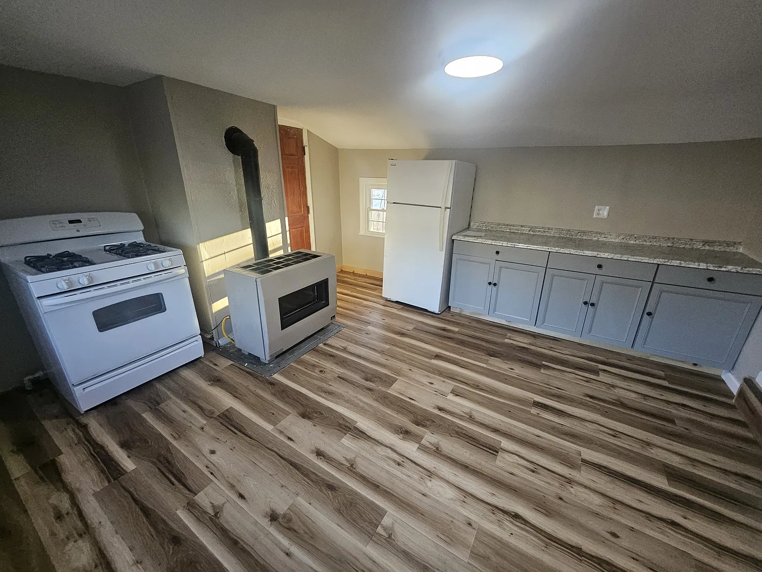 131 West Main Street — Photo 4