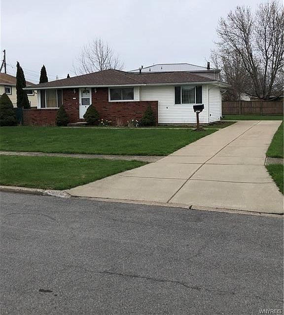 1st image of 11 Sandra Dr