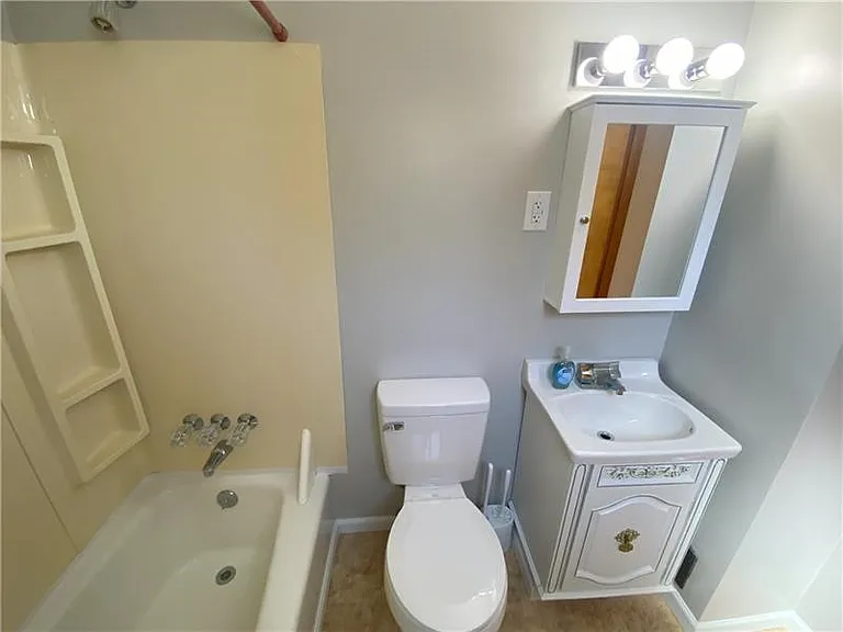 439 Crestview Dr — Photo 24