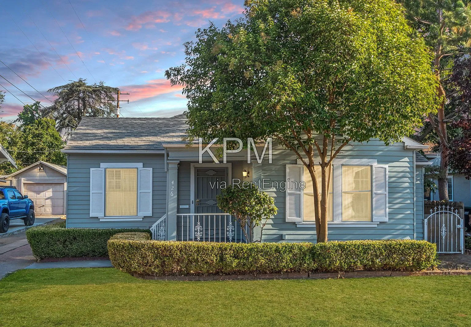 3 bed, 2.0 bath, 1462 sqft, $2,200 — Photo 1