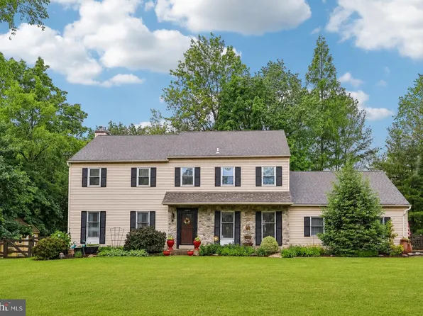 484 Mockingbird Ln, Collegeville, PA 19426