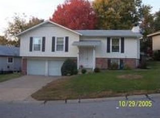 12 Pilot Hill Dr, Saint Peters, MO 63376